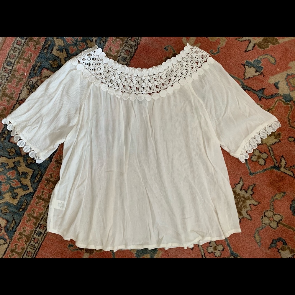 Cover stitched white boutique top/blouse